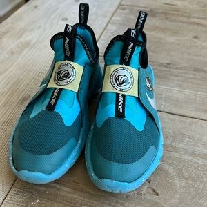 Nike Flex Runner 2 Space Explorer size 2Y